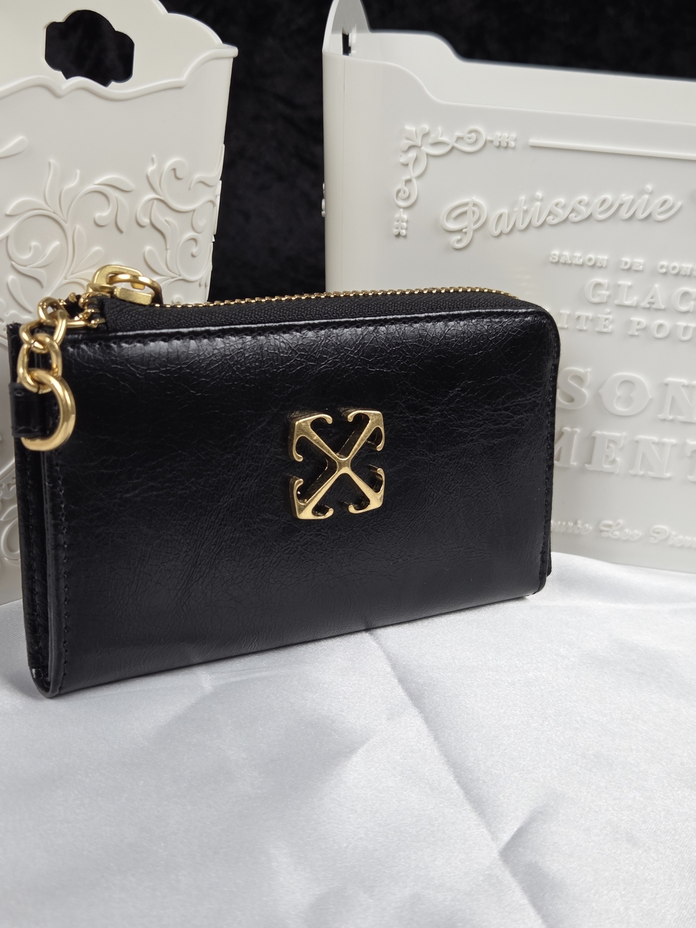Authentic Off-White Black Leather Zip Card Holder Wallet Gold Arrow Logo Card